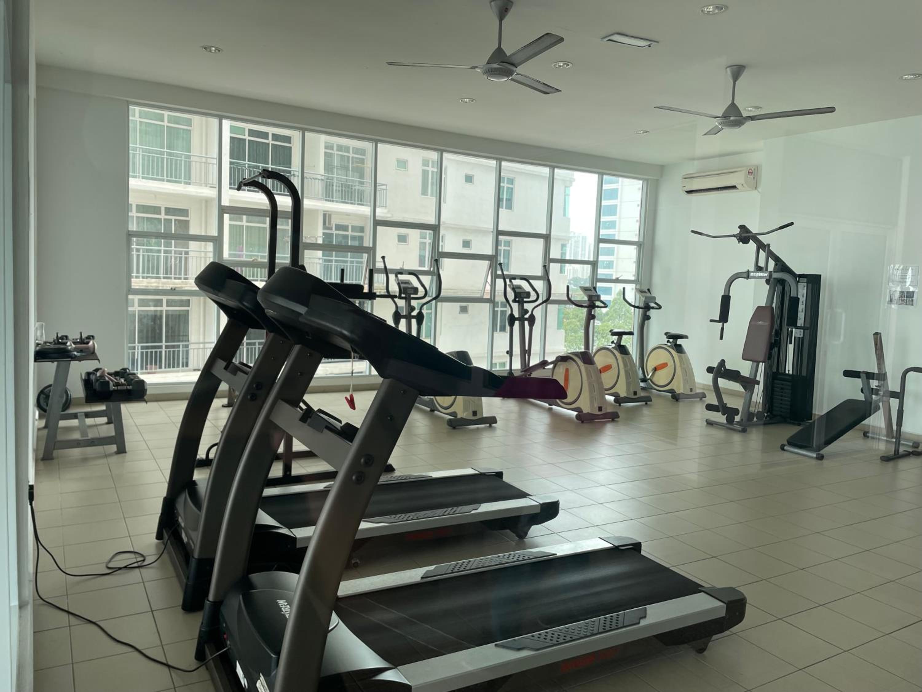 Golden Sands Seaview Residence 3MIN walk to Hospital Sultanah Aminah by Micasa Homestay