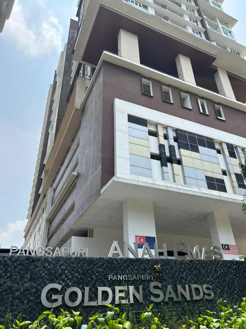 Golden Sands Seaview Residence 3MIN walk to Hospital Sultanah Aminah by Micasa Homestay