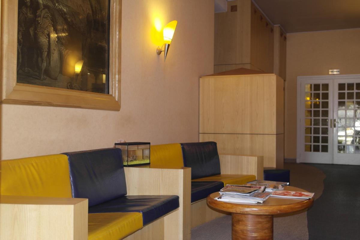 hotel reception