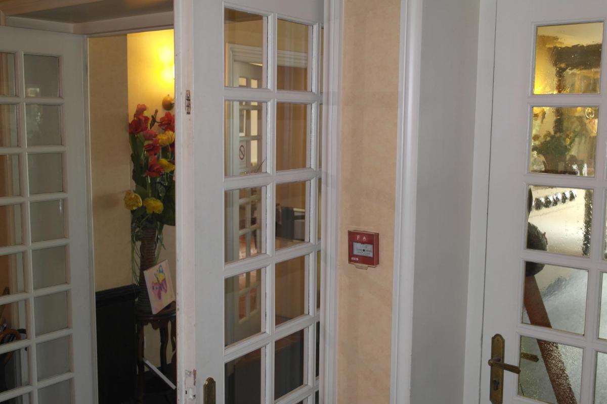 hotel reception
