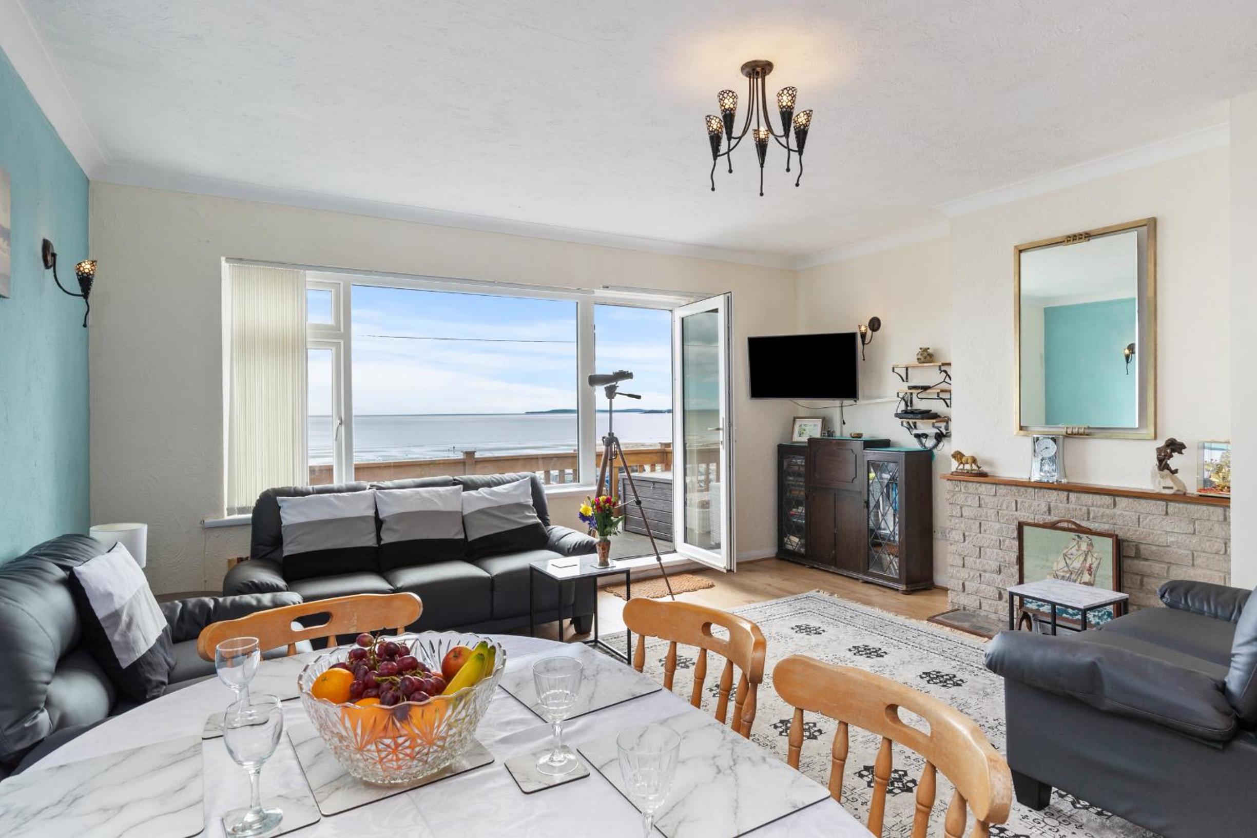 Temple Bar Apartment - Sea Front Views