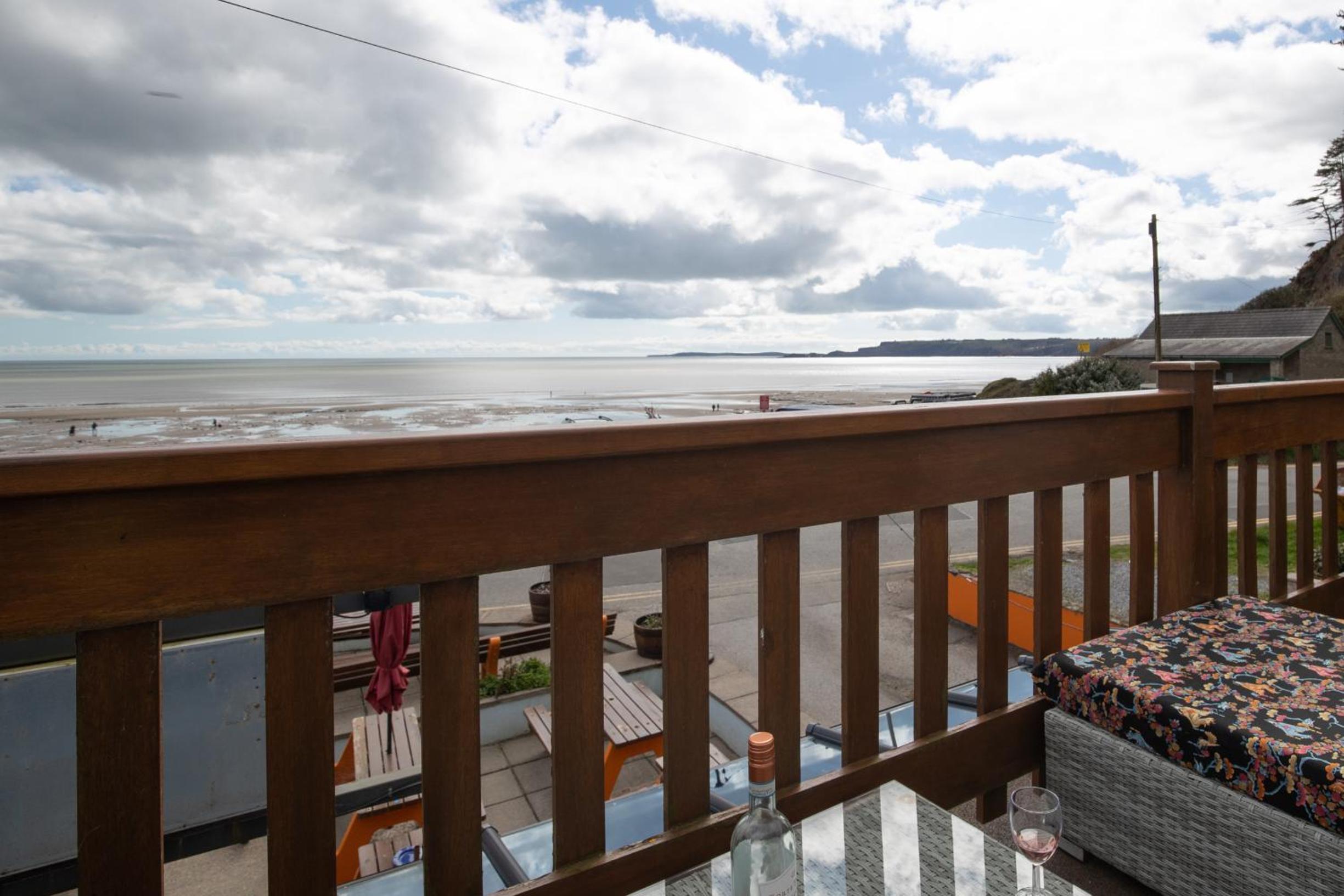 Temple Bar Apartment - Sea Front Views