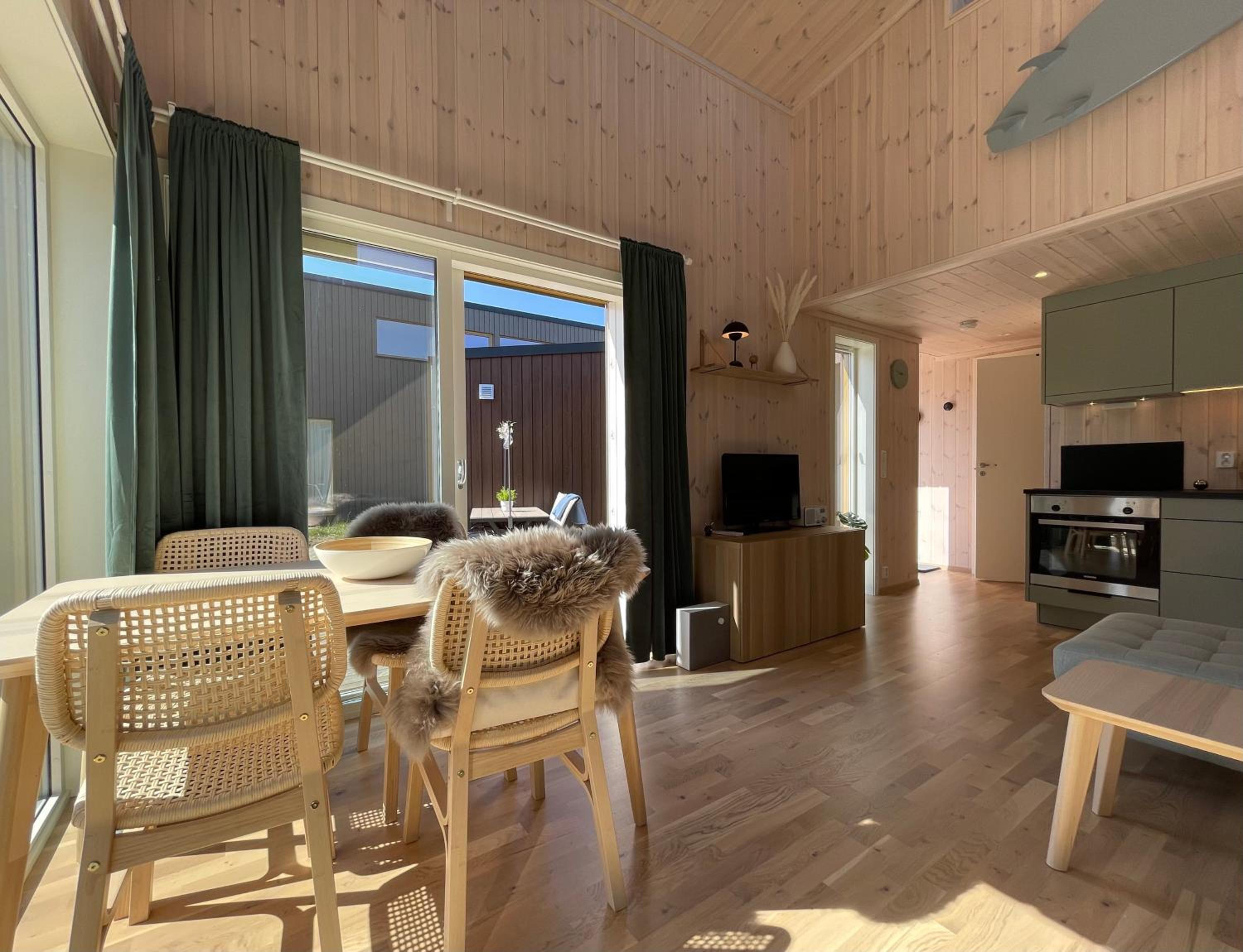 Fresh hytte ved Borestranden med to soverom og hems