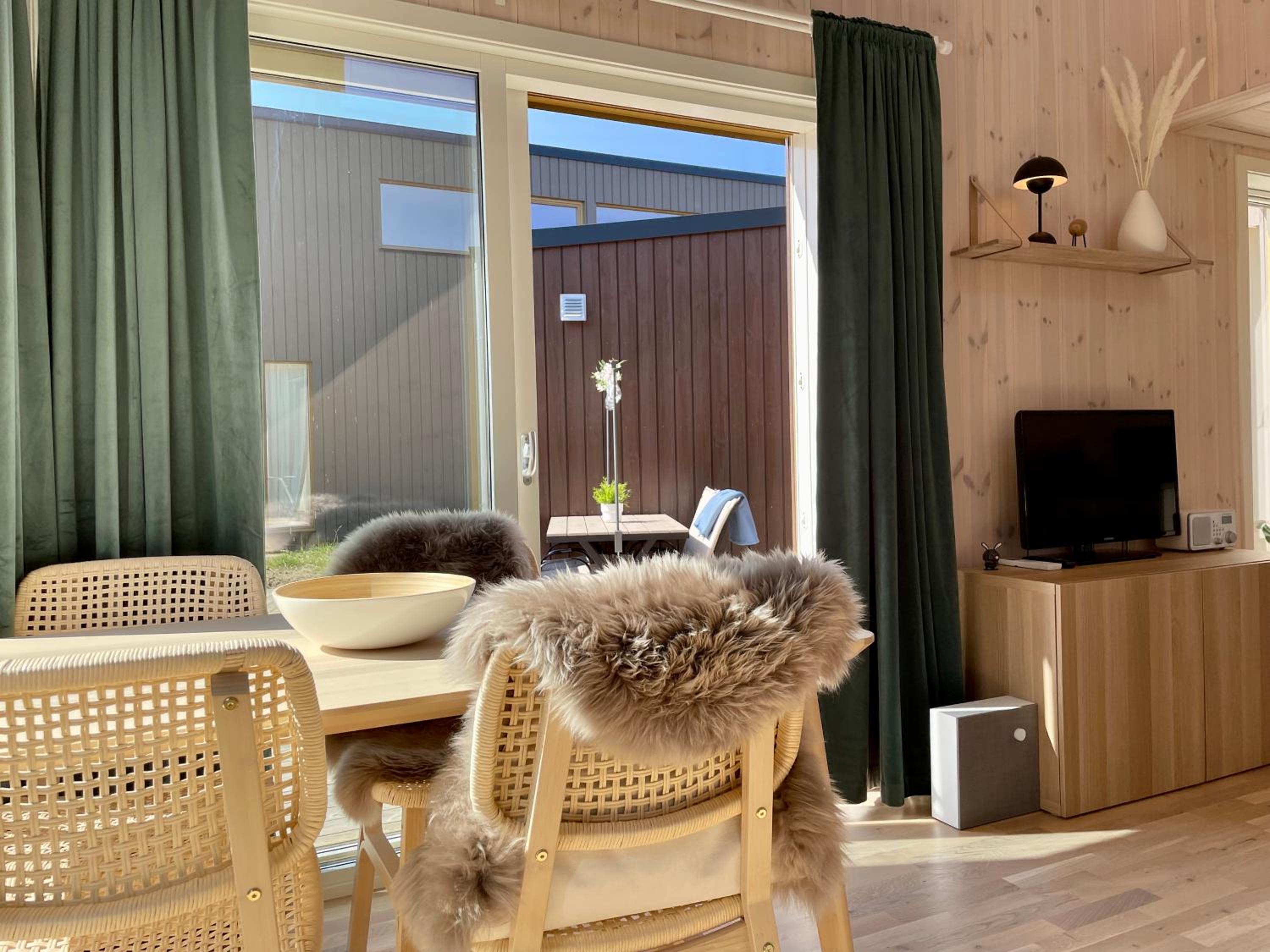 Fresh hytte ved Borestranden med to soverom og hems