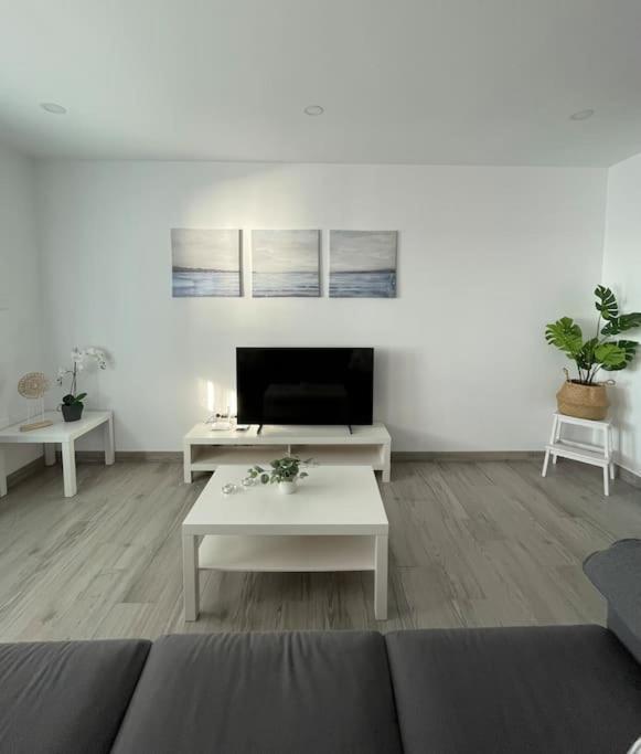 Moderno apartamento frente al mar