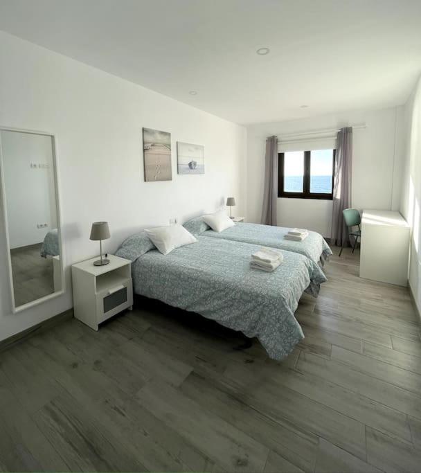 Moderno apartamento frente al mar