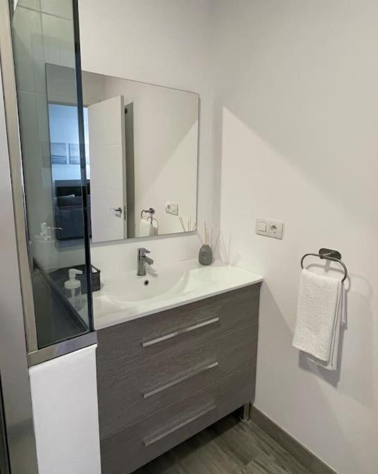 Moderno apartamento frente al mar