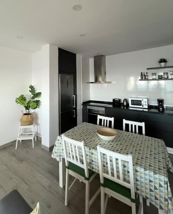 Moderno apartamento frente al mar