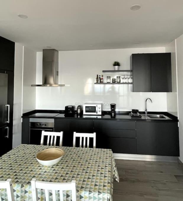 Moderno apartamento frente al mar