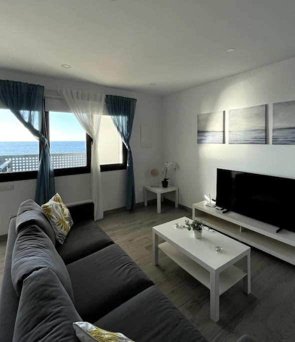 Moderno apartamento frente al mar