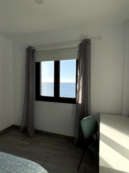 Moderno apartamento frente al mar