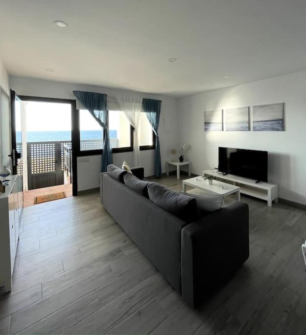 Moderno apartamento frente al mar