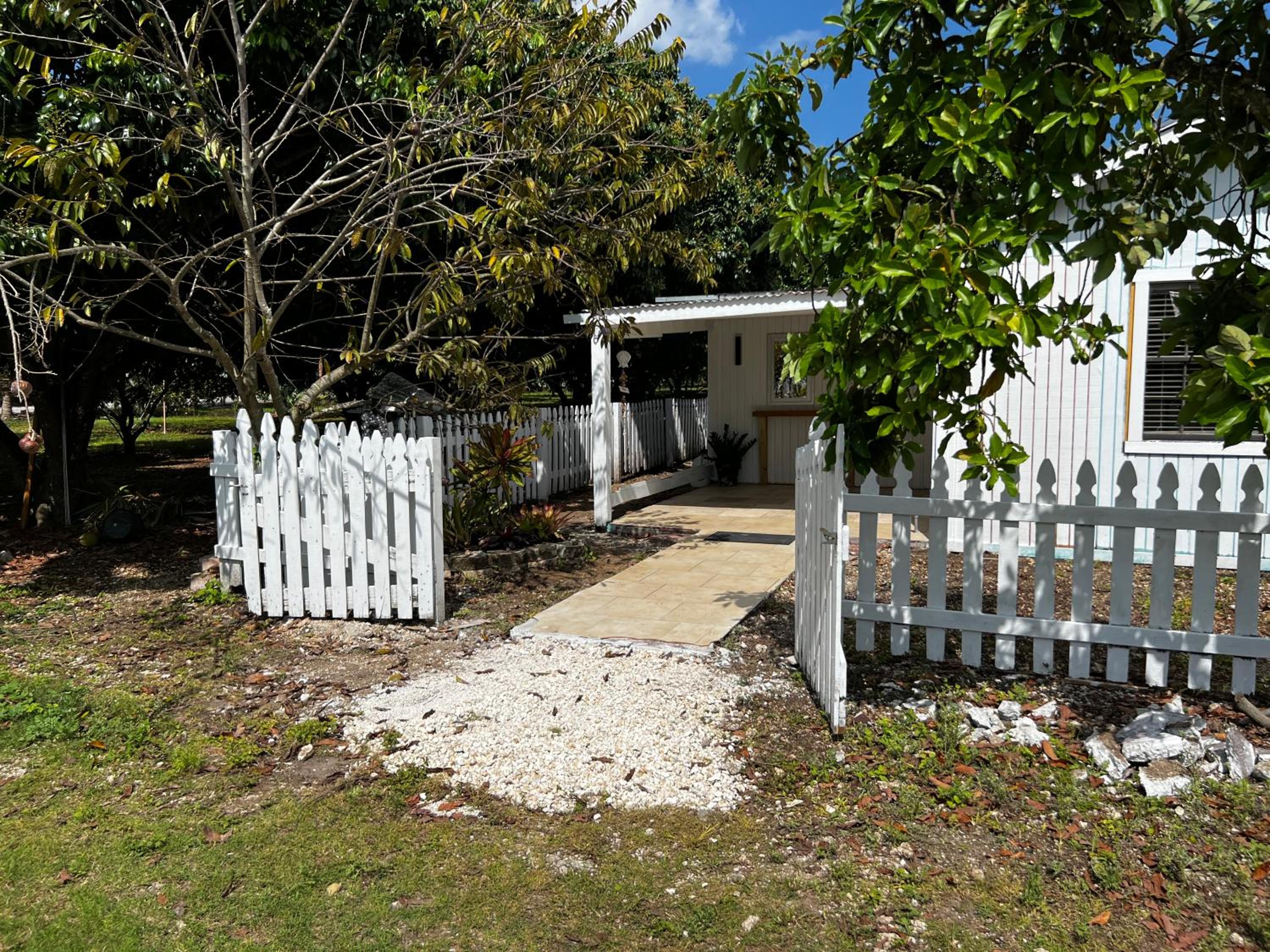 Spacious Tropical Farmhouse Near Miami, Everglades & Florida Keys