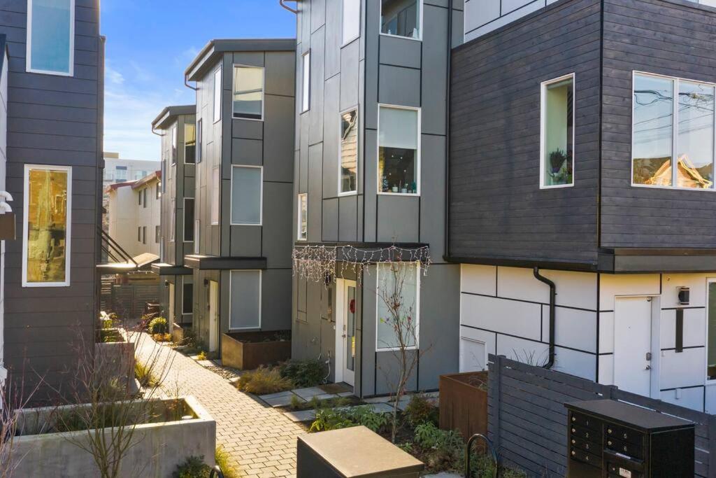 Modern Sustainable Design in Ballard - 92 Wlkscore view 2