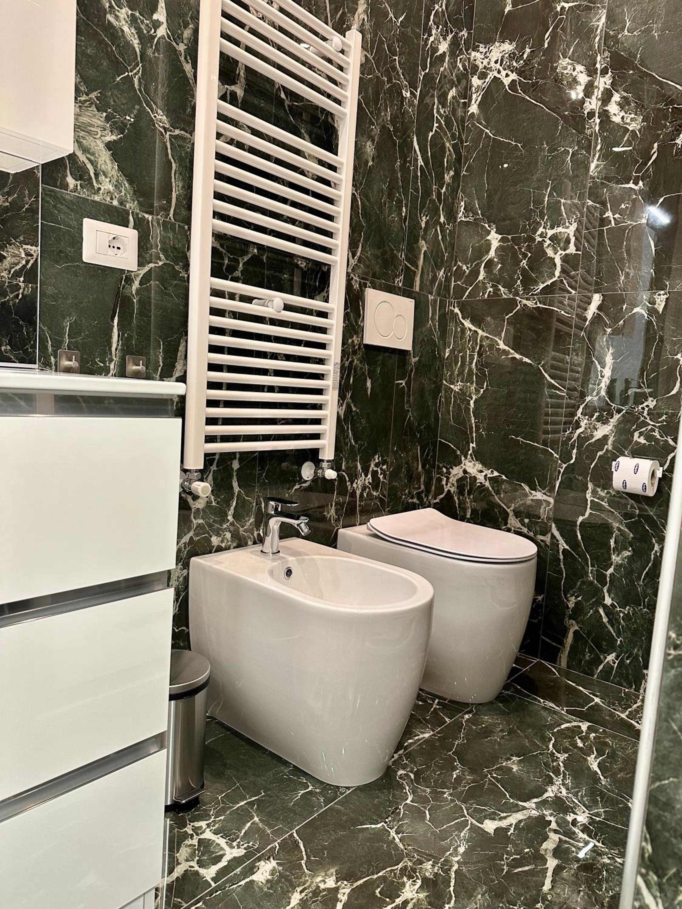 Magic Place Bergamo! Classy Apartment in the heart of the city photo 5