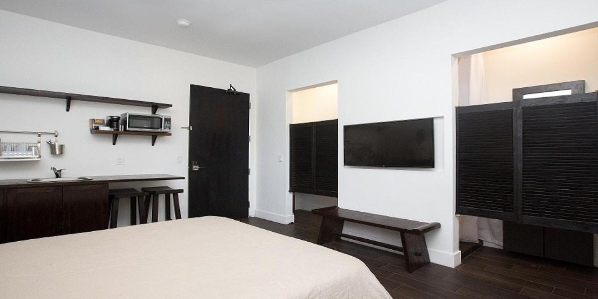 Vive Zen 2 Queen Beds