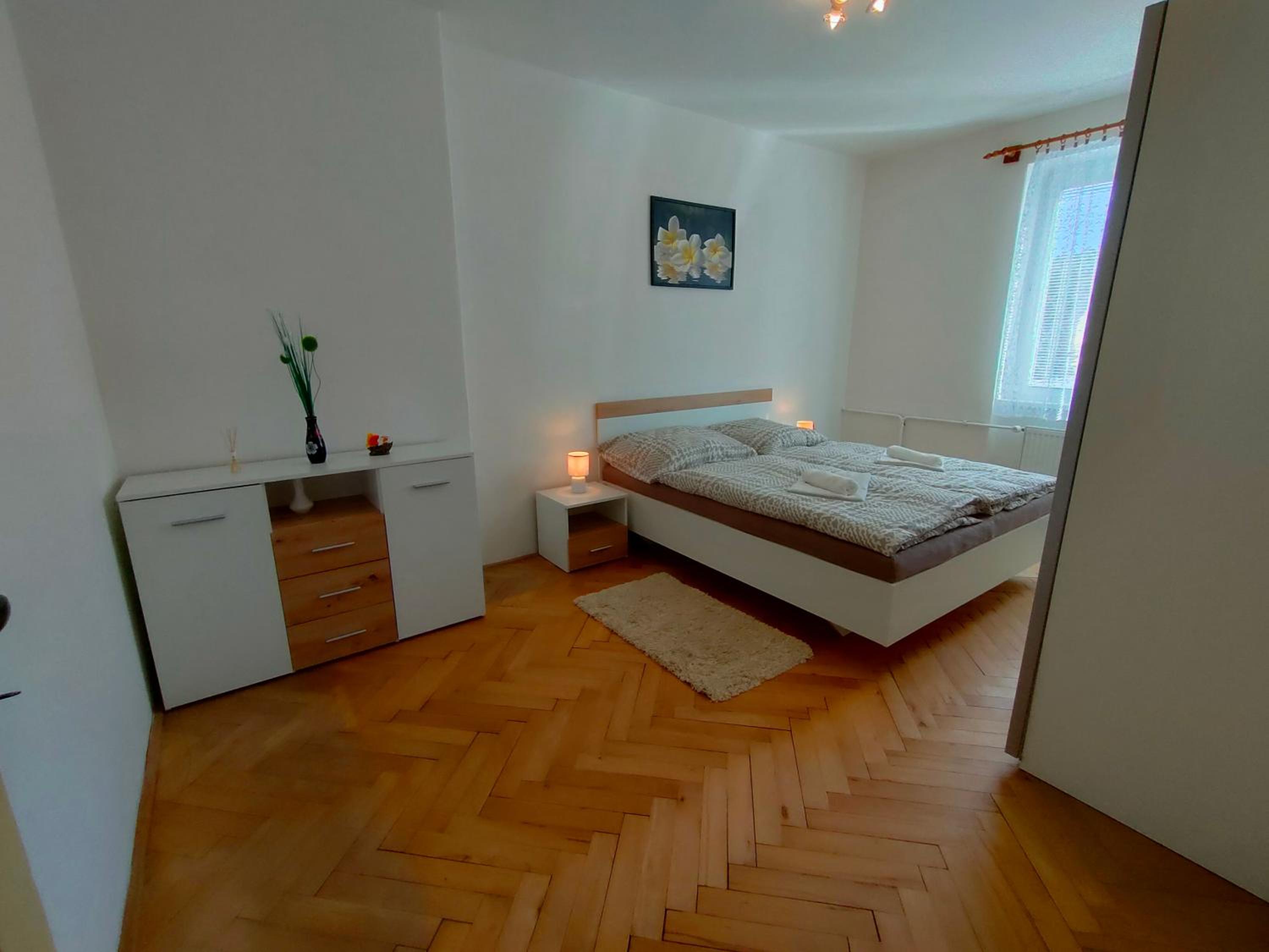 2-iz. byt v tichej lokalite s bezplatným parkovaním view 3