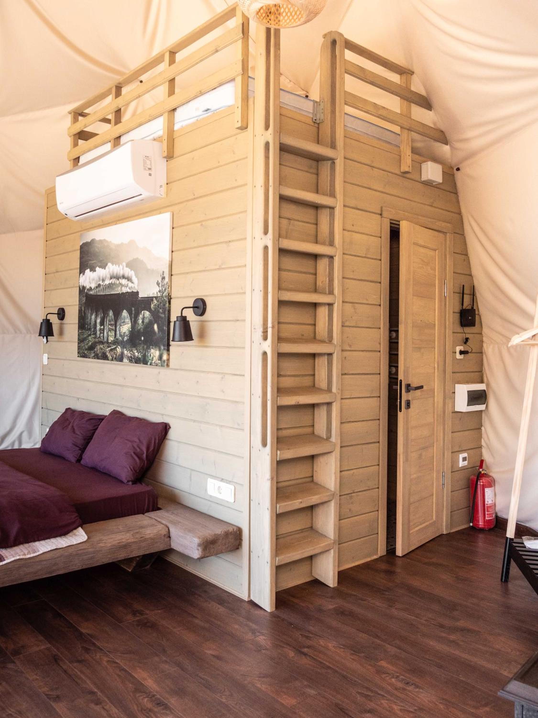 SlavskoGlamping view 3