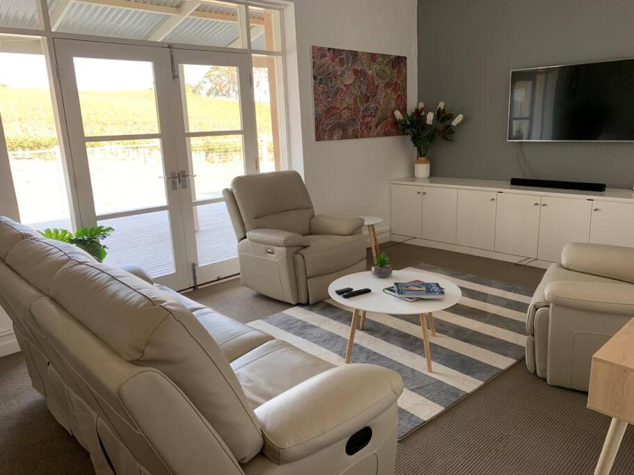 O'Briens of Clare - Stylish Pet Friendly Vineyard Accommodation