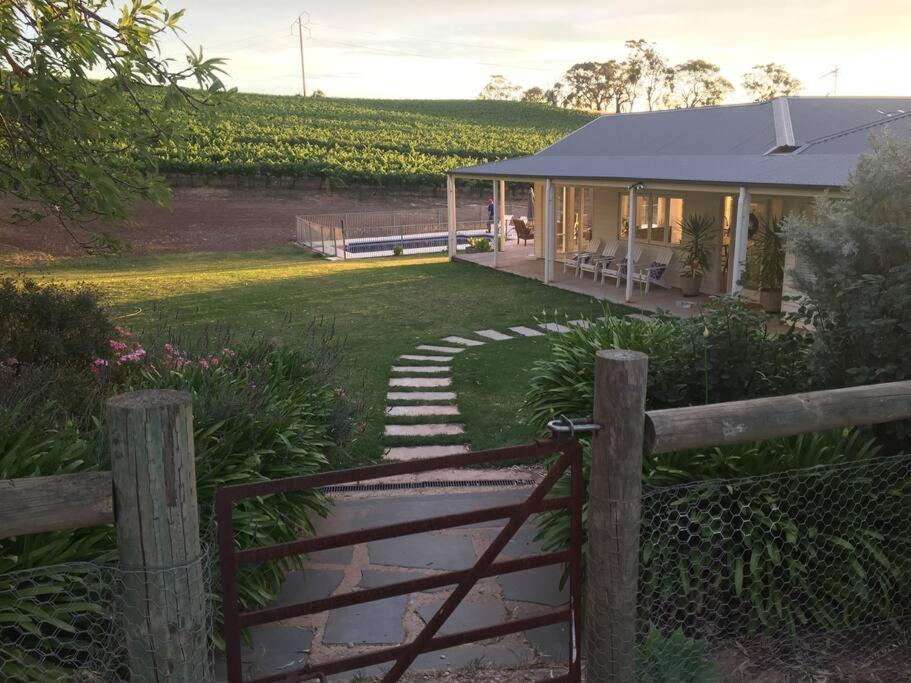 O'Briens of Clare - Stylish Pet Friendly Vineyard Accommodation