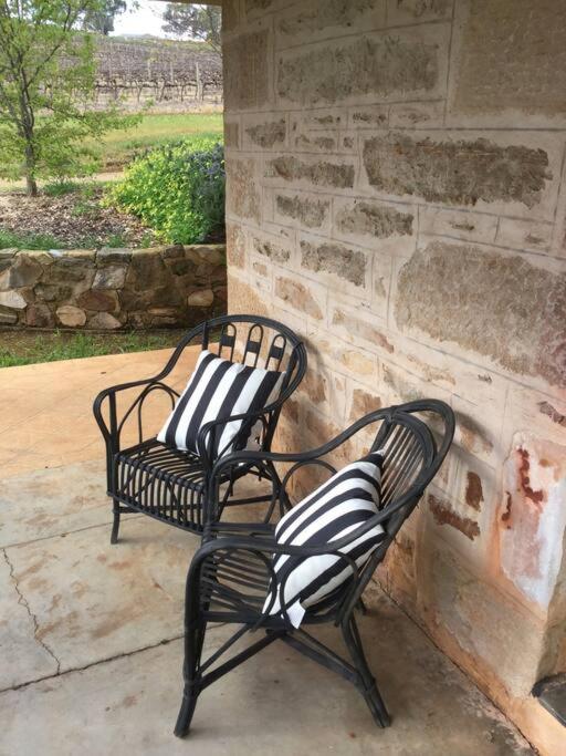 O'Briens of Clare - Stylish Pet Friendly Vineyard Accommodation