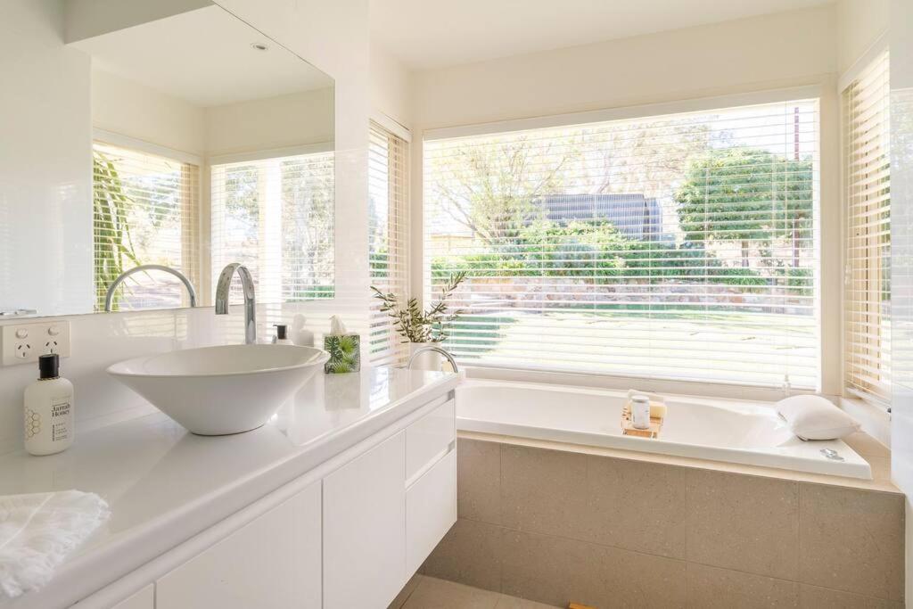 O'Briens of Clare - Stylish Pet Friendly Vineyard Accommodation