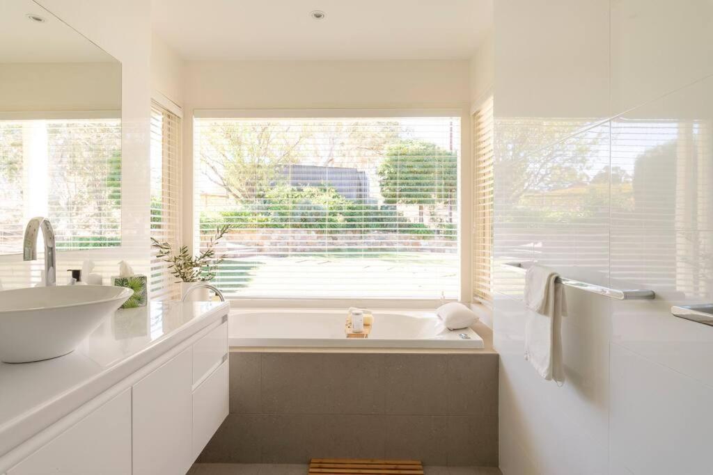 O'Briens of Clare - Stylish Pet Friendly Vineyard Accommodation