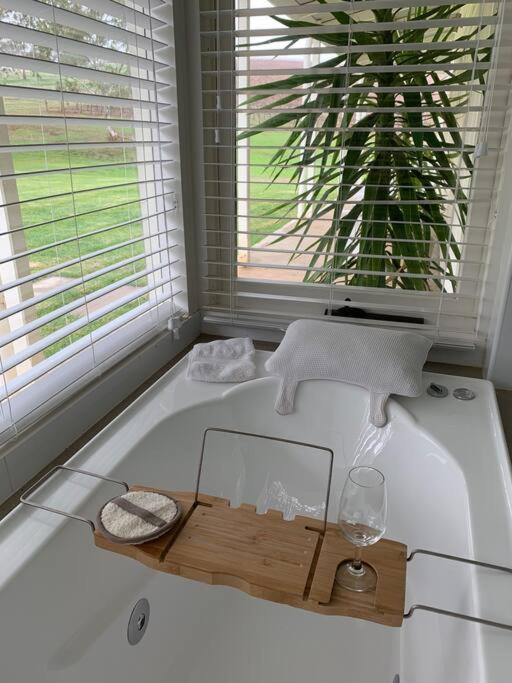 O'Briens of Clare - Stylish Pet Friendly Vineyard Accommodation
