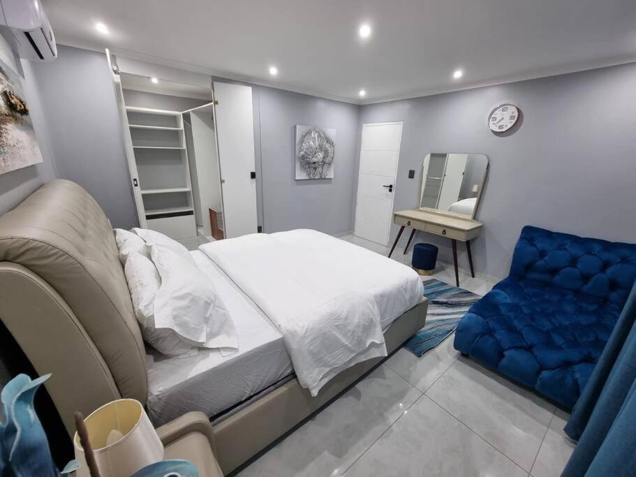Luxury Secured Apartment view 5