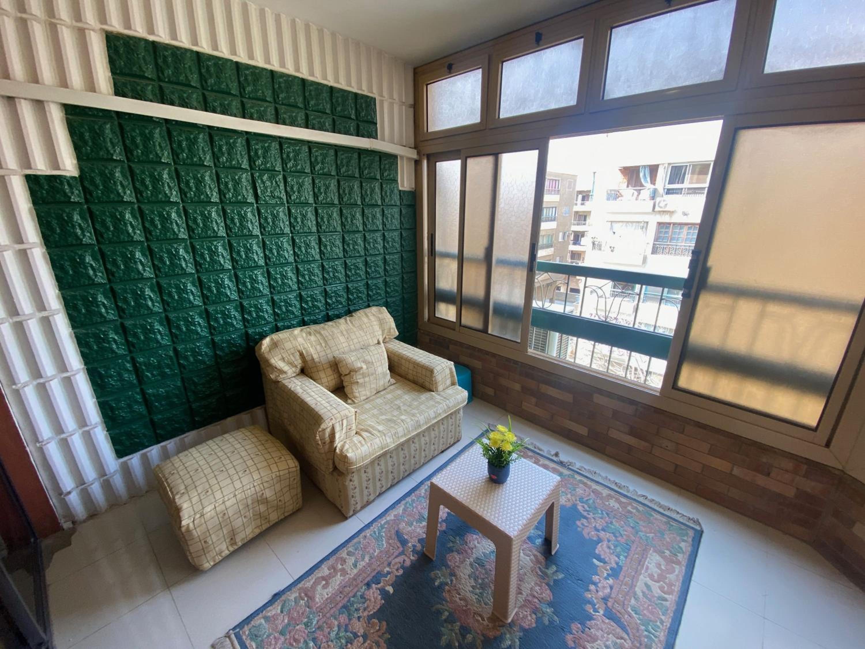 Sunny 2BR Apartment in Maadi