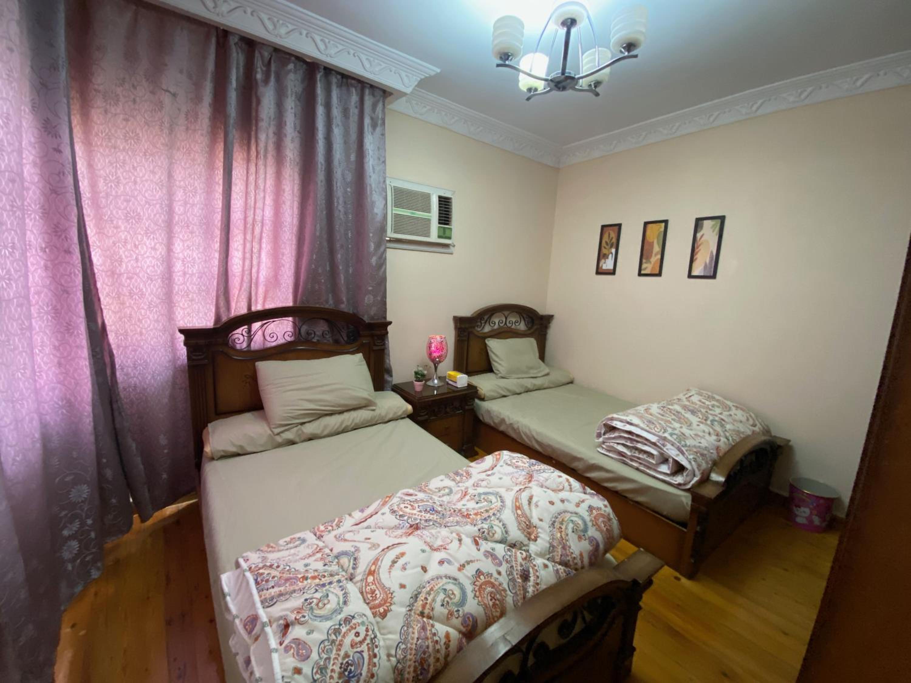 Sunny 2BR Apartment in Maadi