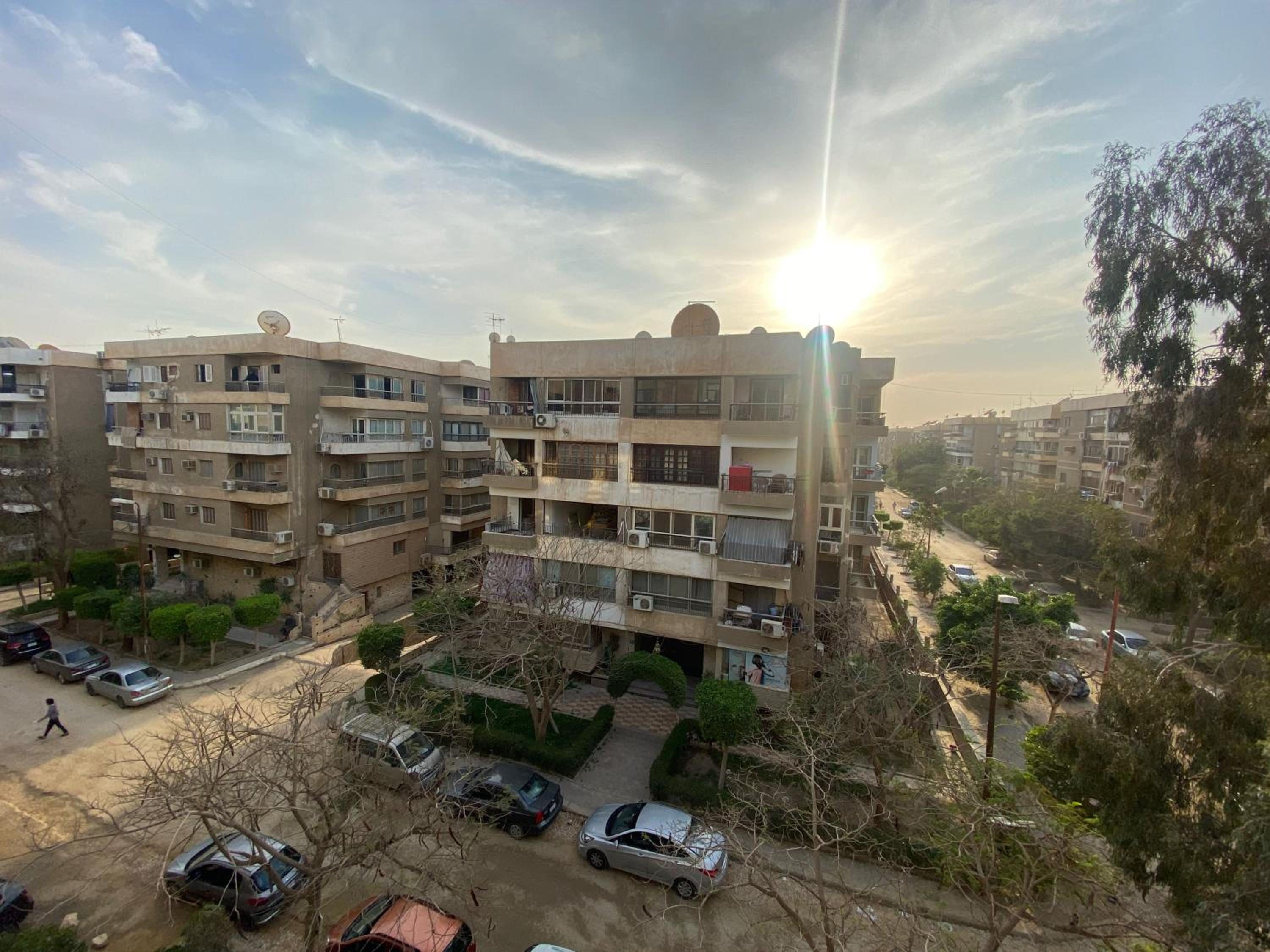 Sunny 2BR Apartment in Maadi