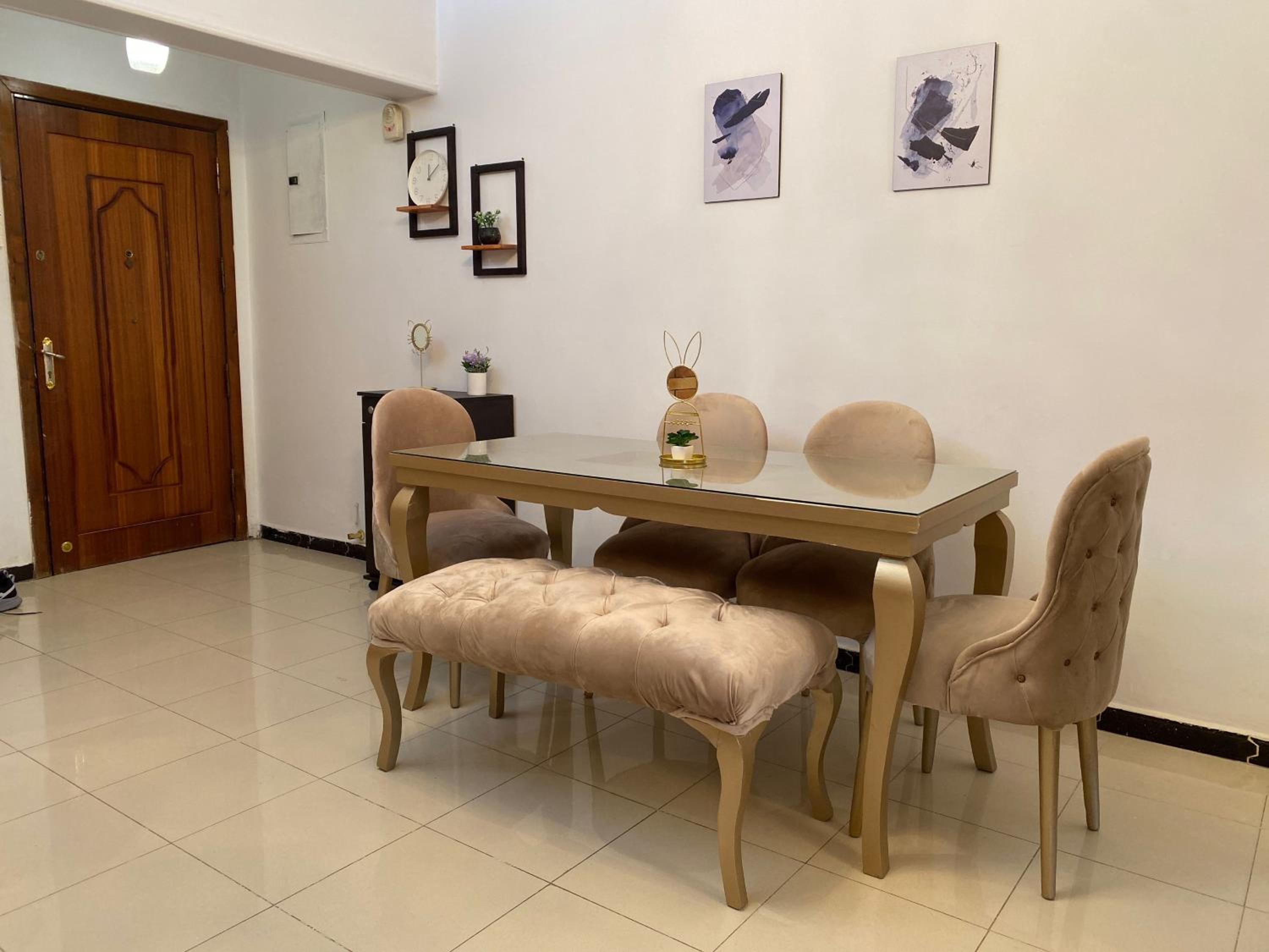 Sunny 2BR Apartment in Maadi