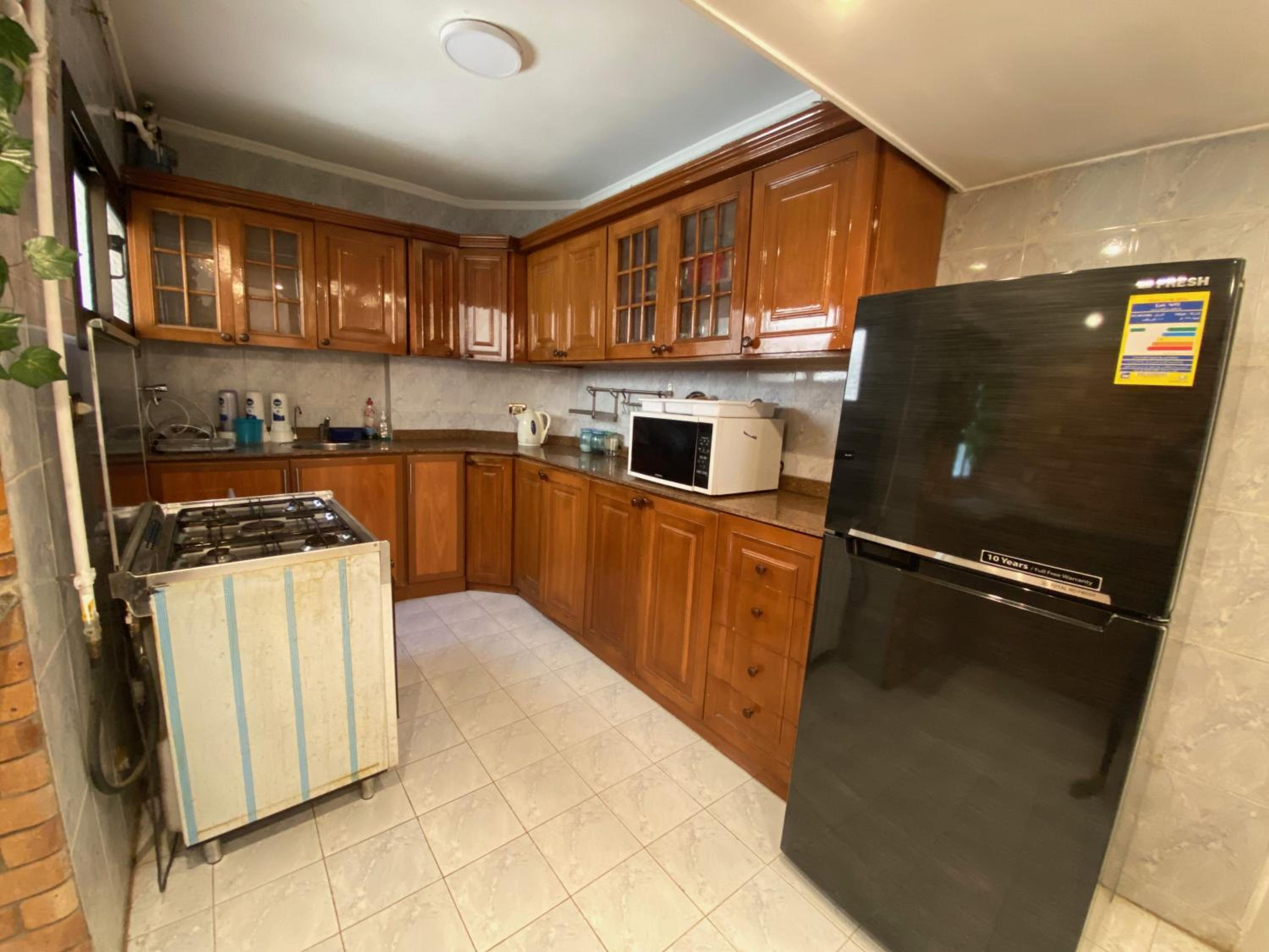 Sunny 2BR Apartment in Maadi