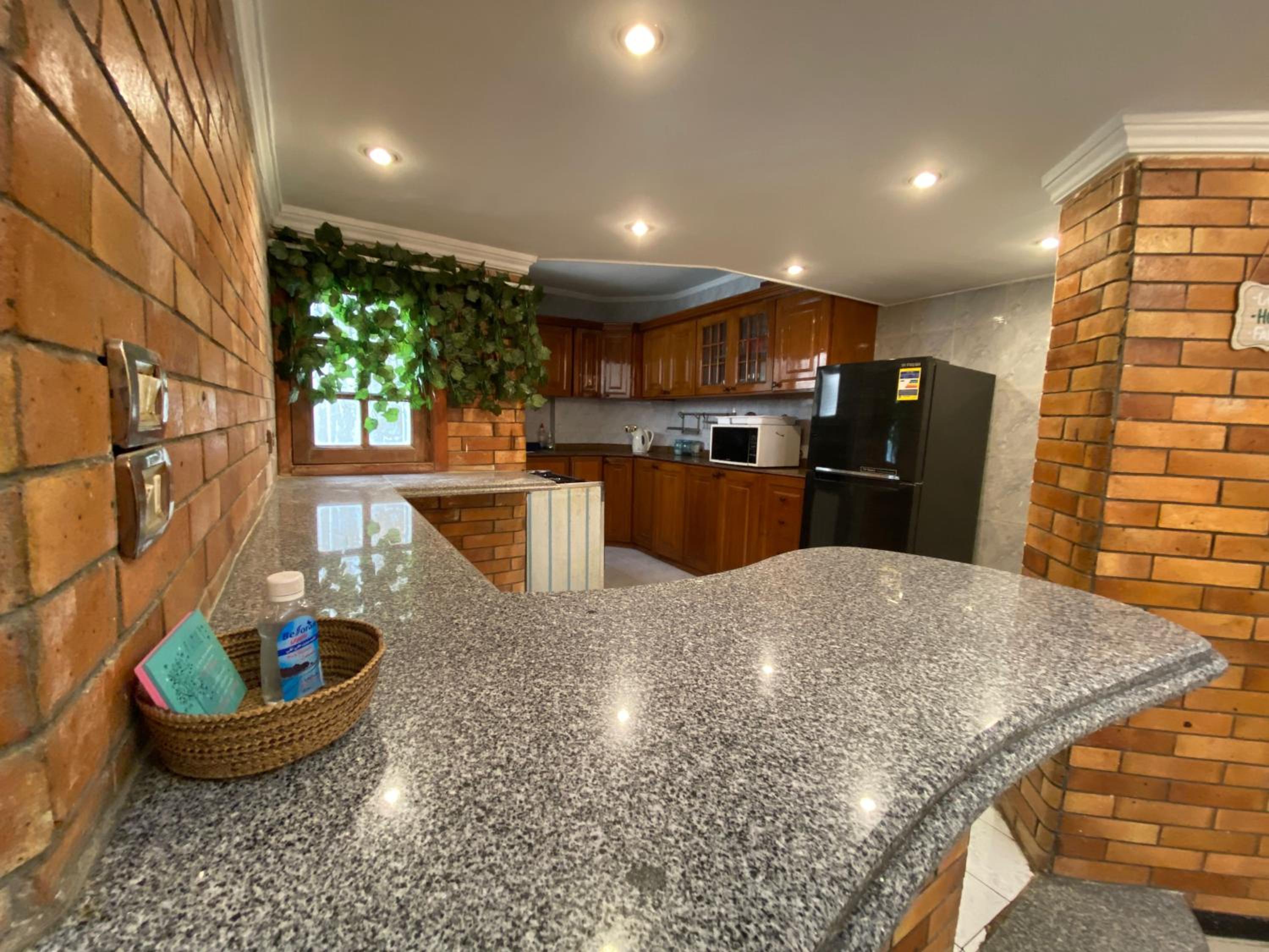 Sunny 2BR Apartment in Maadi