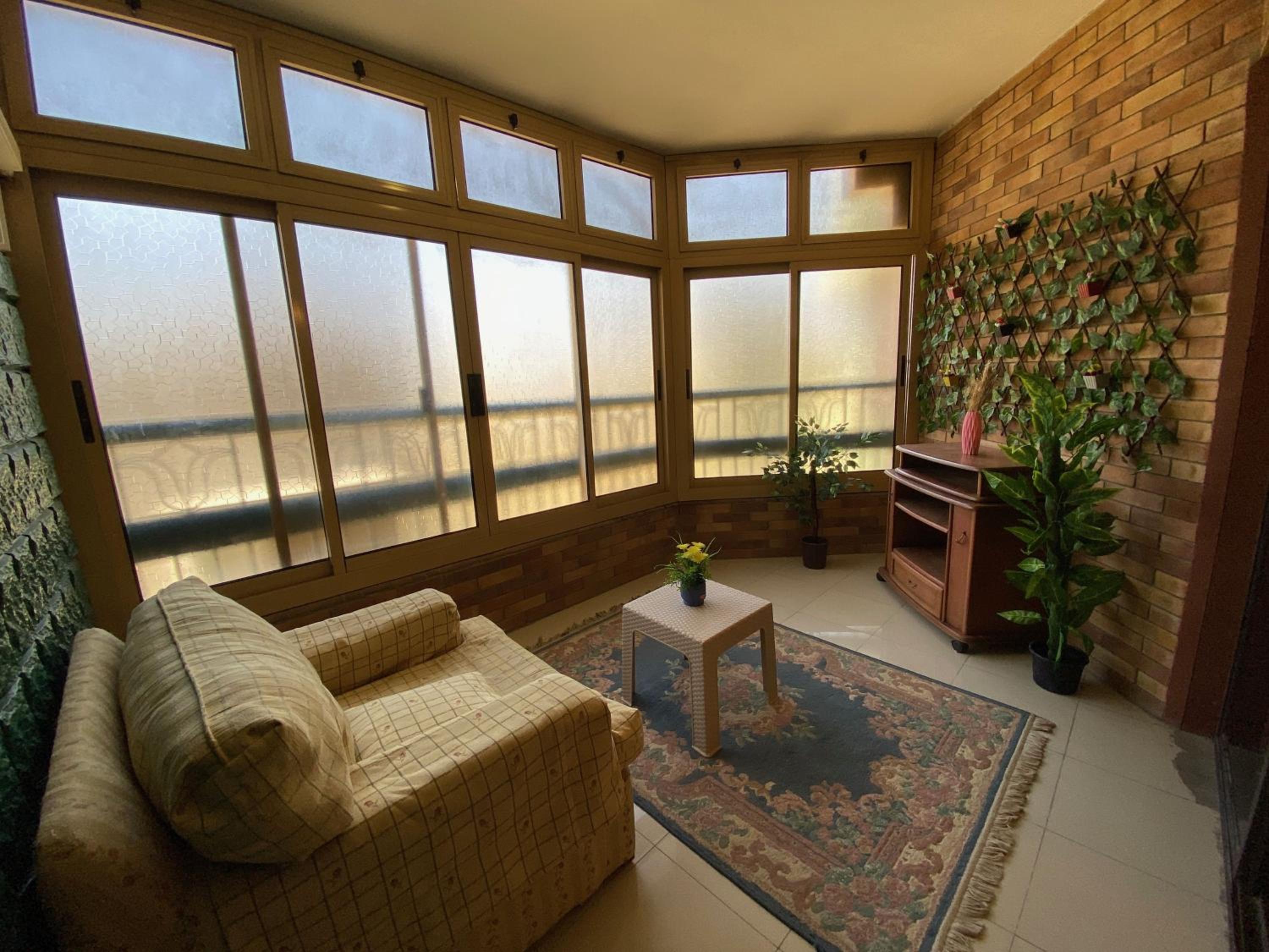 Sunny 2BR Apartment in Maadi