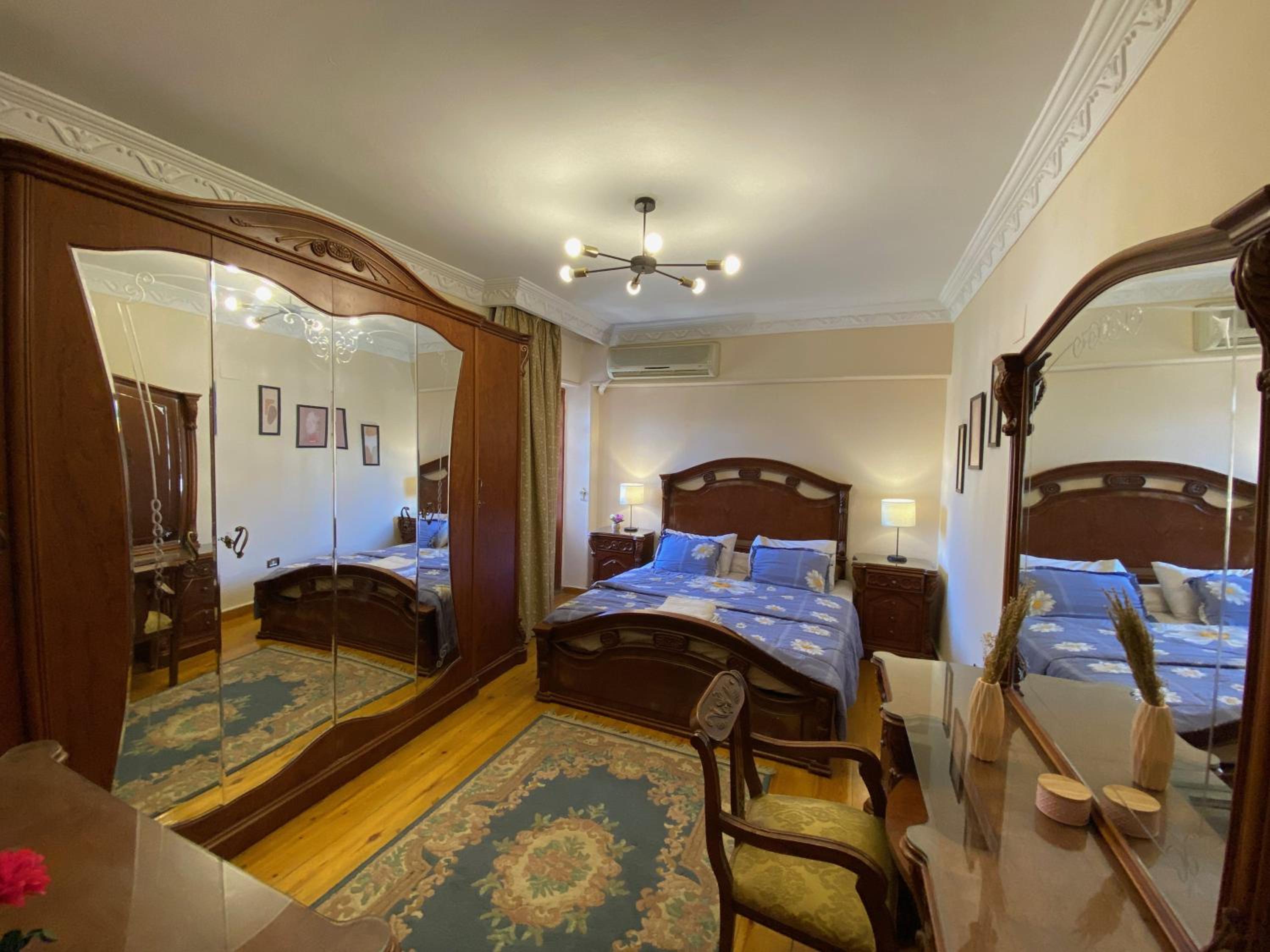 Sunny 2BR Apartment in Maadi