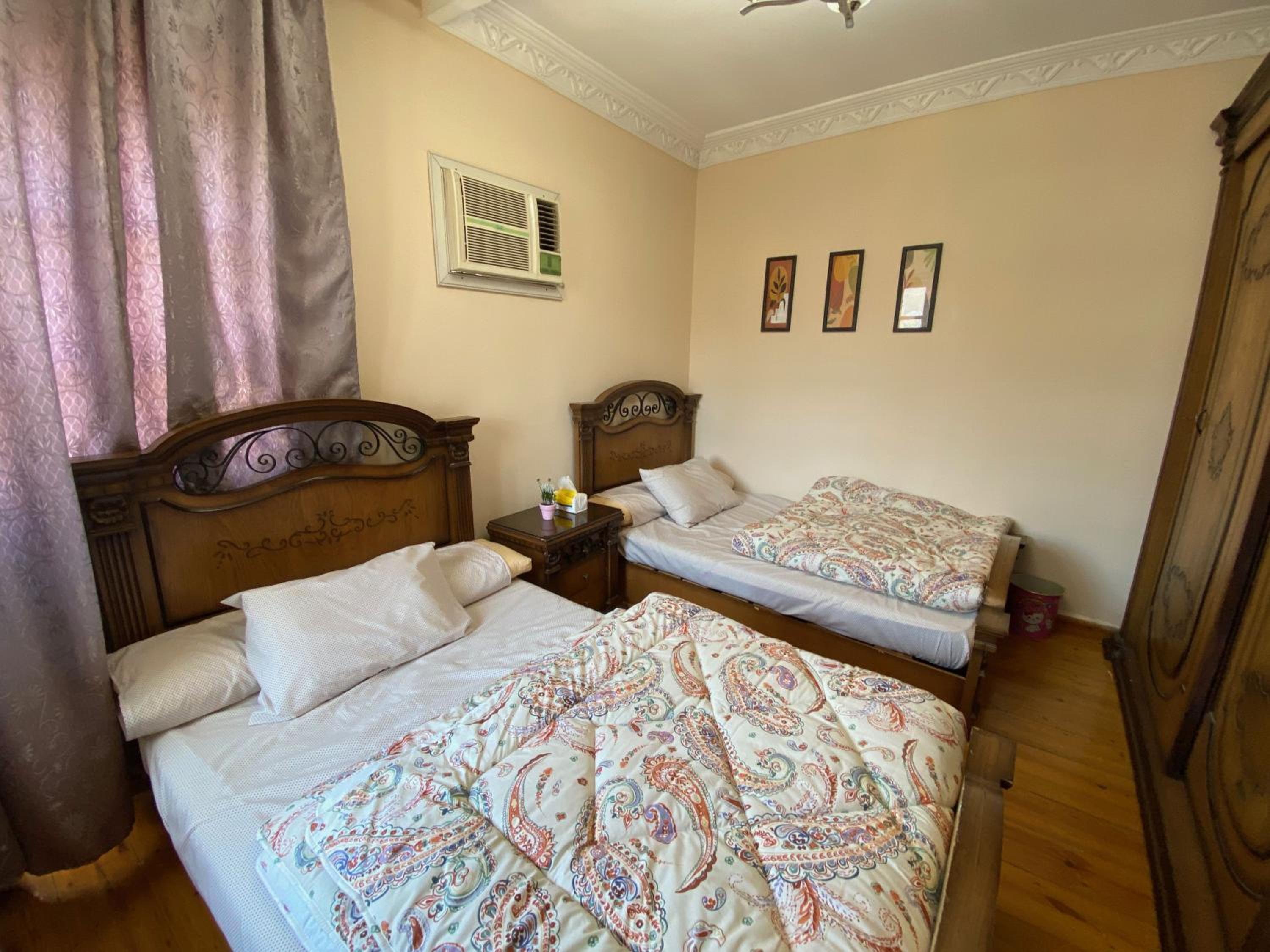 Sunny 2BR Apartment in Maadi