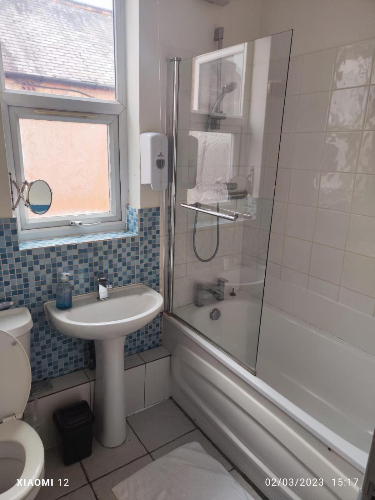 Leicester Vacations - St Lucia lodge Leicester long stays available - Property Image 4