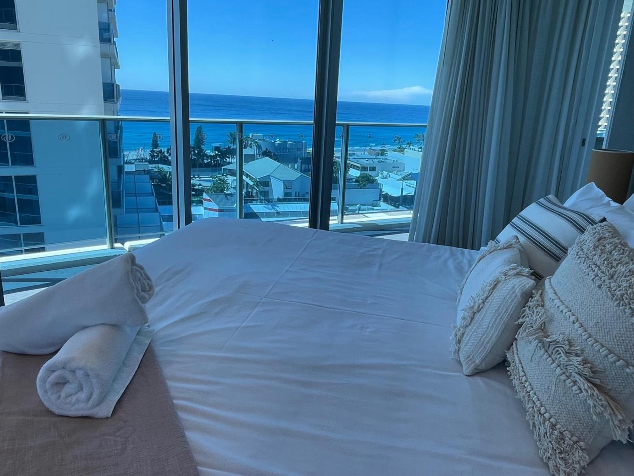 Number 1 H Residences - WiFi, Parking & More by Gold Coast Holidays
