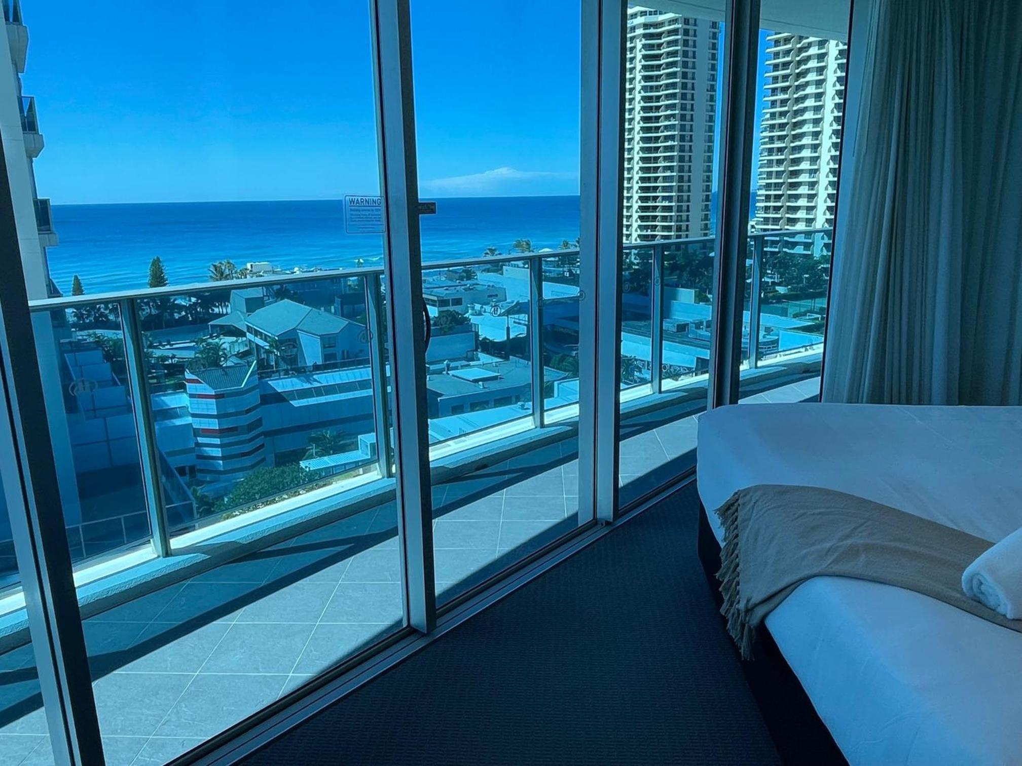 Number 1 H Residences - WiFi, Parking & More by Gold Coast Holidays
