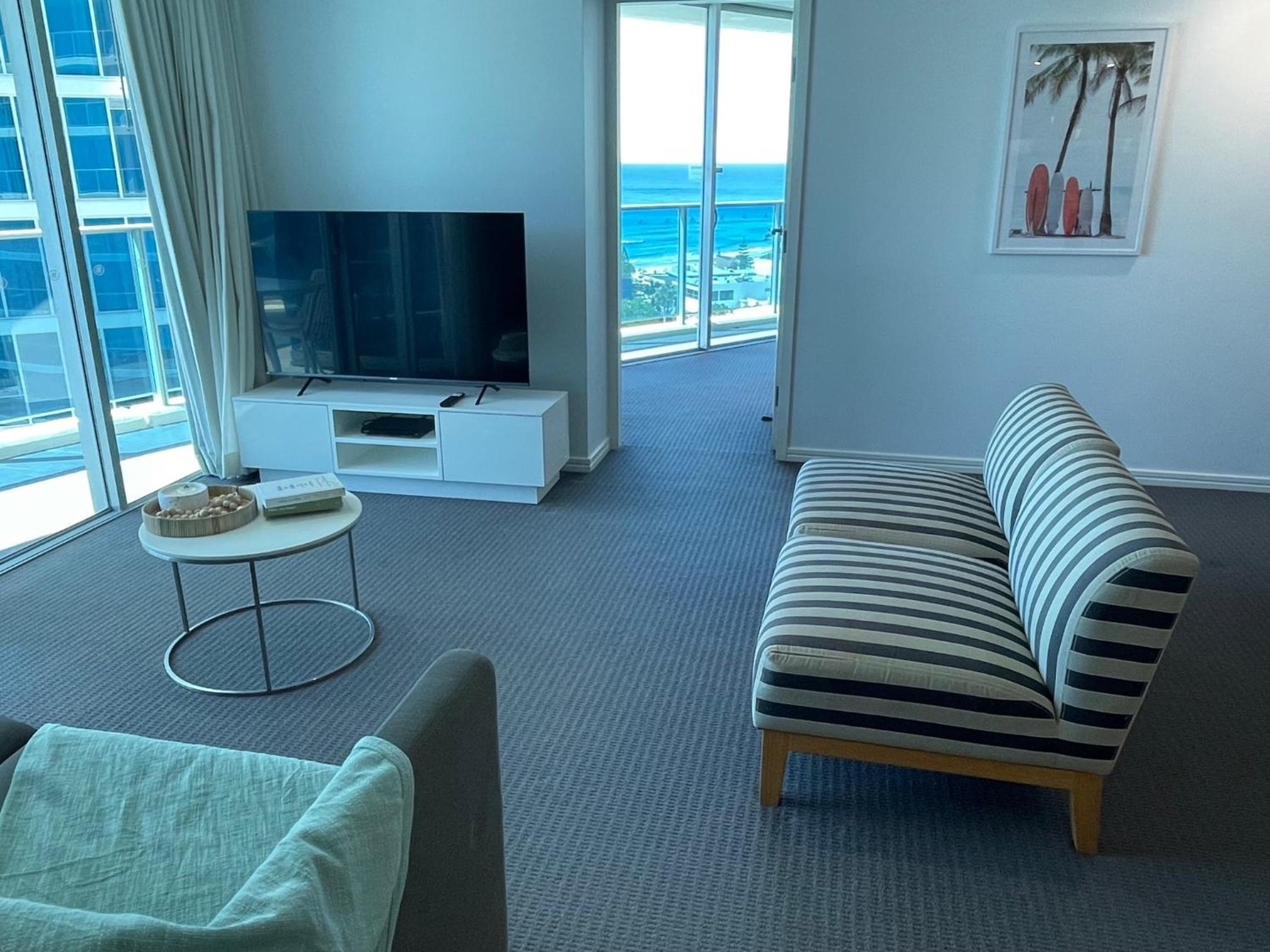 Number 1 H Residences - WiFi, Parking & More by Gold Coast Holidays