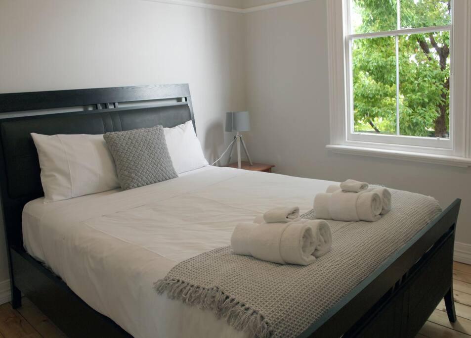 3 Bedroom miners cottage close to CBD and Hospital