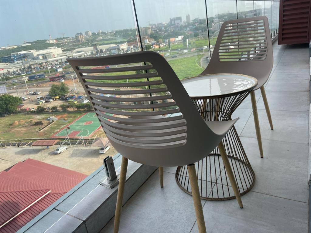 LUXURY 2-BEDROOM 2-BATHROOM SUITE SIGNATURE APARTMENTS MINUTES FROM KOTOKA AIRPORT view 4