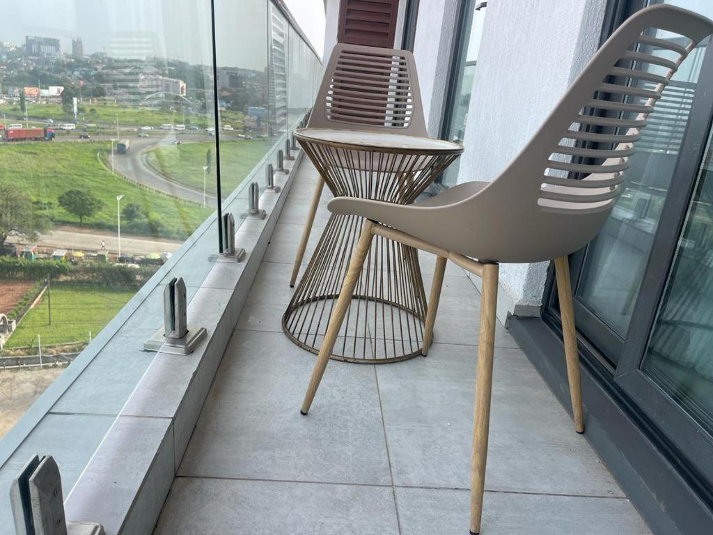 LUXURY 2-BEDROOM 2-BATHROOM SUITE SIGNATURE APARTMENTS MINUTES FROM KOTOKA AIRPORT view 3