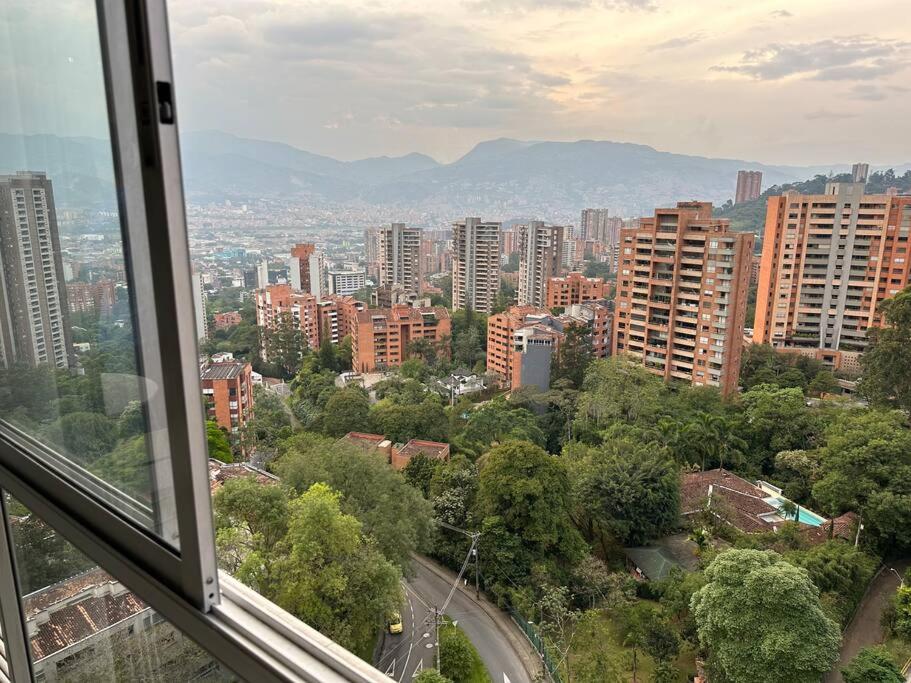 Moderno loft poblado con vista a las montañas 1712