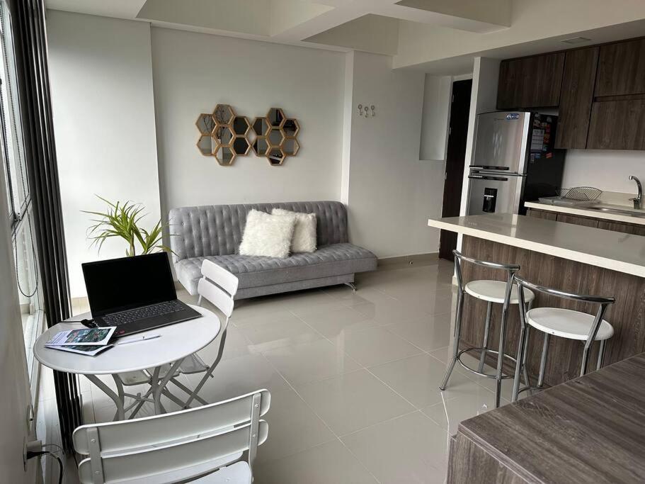 Moderno loft poblado con vista a las montañas 1712