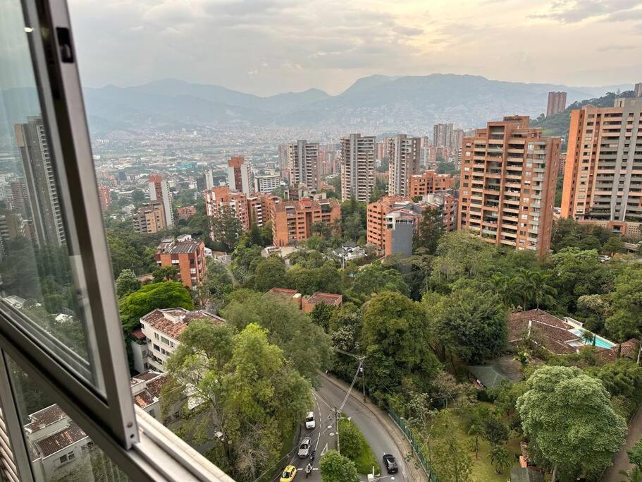 Moderno loft poblado con vista a las montañas 1712