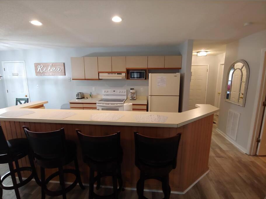 Cassie's Colony Condo view 4