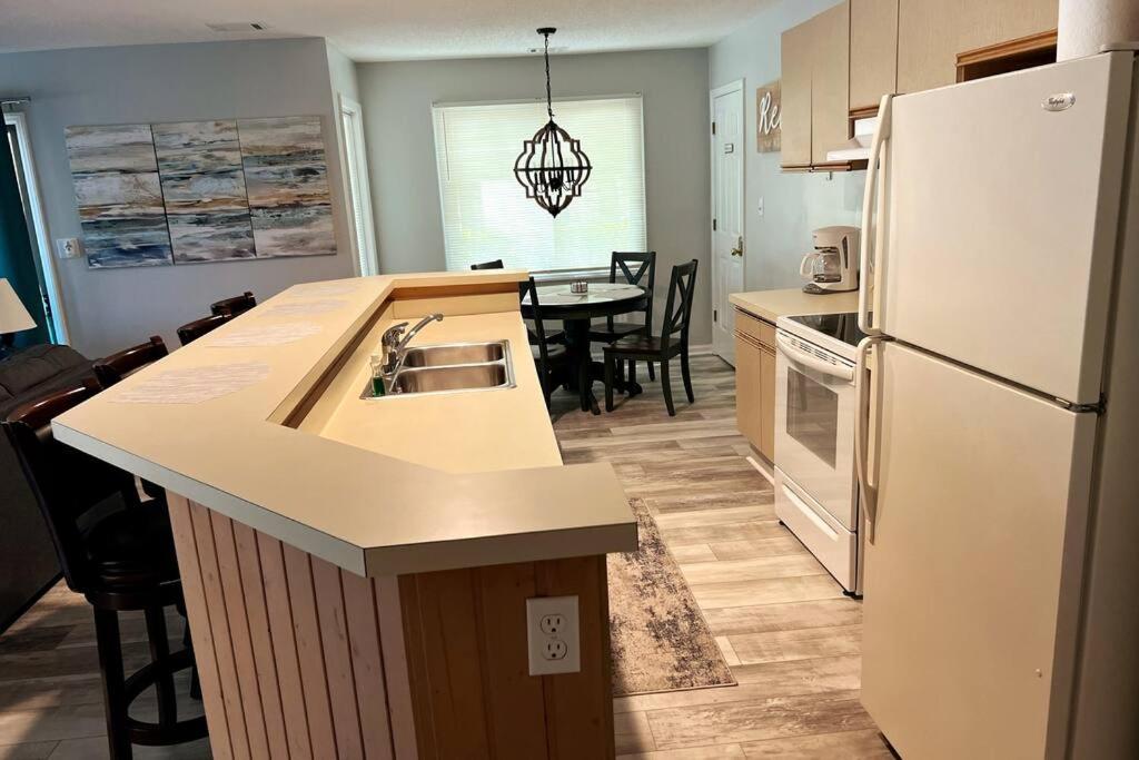 Cassie's Colony Condo view 5
